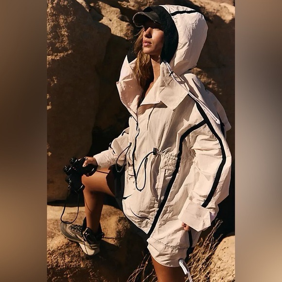Free People Fp Movement Peace Out Backpack Parachute Parka. Size M/L New W Tags